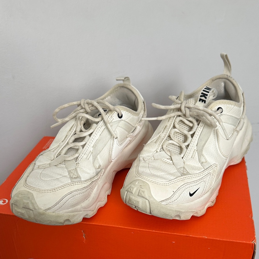 Nike Wmns TC 7900 'Sail'
